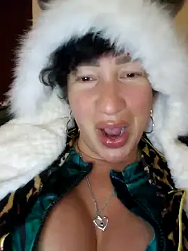 Snapshot of TheGoddessBianca chatting on 12/31/24, 04:35 TheGoddessBianca online show from 12/31/24, 04:35