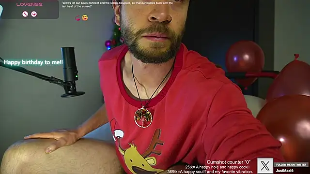 Snapshot of just_maxii chatting on 12/02/24, 09:50 just maxii online show from 12/02/24, 09:50