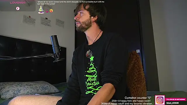 Snapshot of just_maxii chatting on 01/22/25, 11:53 just maxii online show from 01/22/25, 11:53