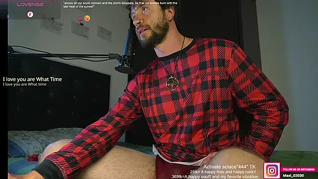 Snapshot of just_maxii chatting on 03/19/25, 02:05 just maxii online show from 03/19/25, 02:05