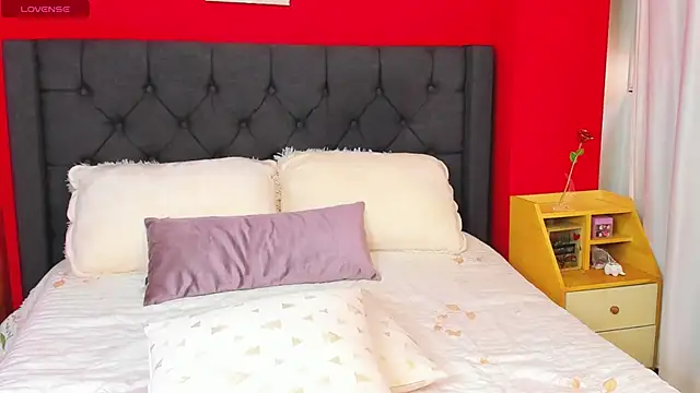 SophiaLiu online show from 06/19/26, 01:04