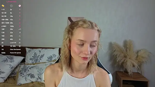 IdaValenti online show from 10/23/25, 11:03