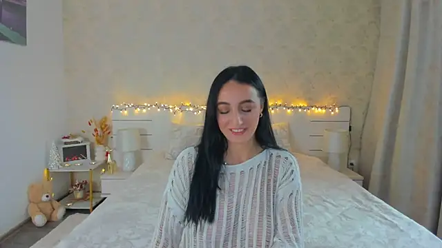 Snapshot of best_bomb chatting on 12/22/25, 10:45 best bomb online show from 12/22/25, 10:45