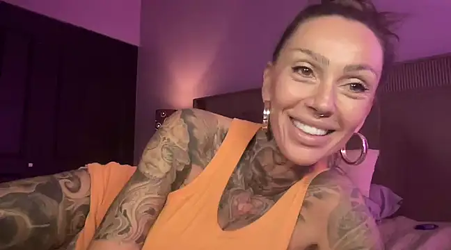 Snapshot of KadaLove69 chatting on 12/19/24, 11:14 KadaLove69 online show from 12/19/24, 11:14