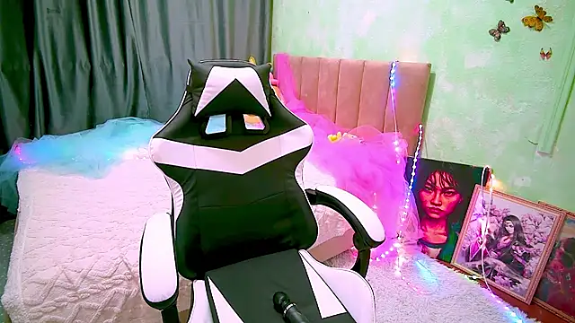 Akemilun online show from 05/13/26, 07:00