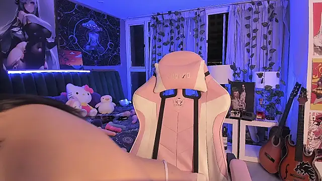 LanaKyutt online show from 12/10/24, 03:30