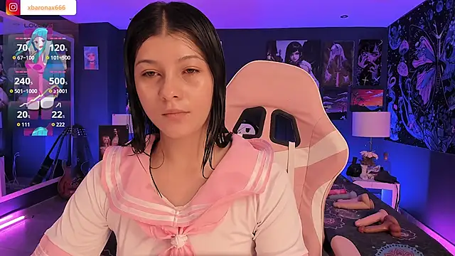 LanaKyutt online show from 10/18/25, 12:28