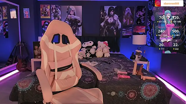 LanaKyutt online show from 11/21/25, 02:38