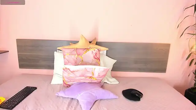 Snapshot of samanta_joness chatting on 03/05/26, 07:15 samanta joness online show from 03/05/26, 07:15