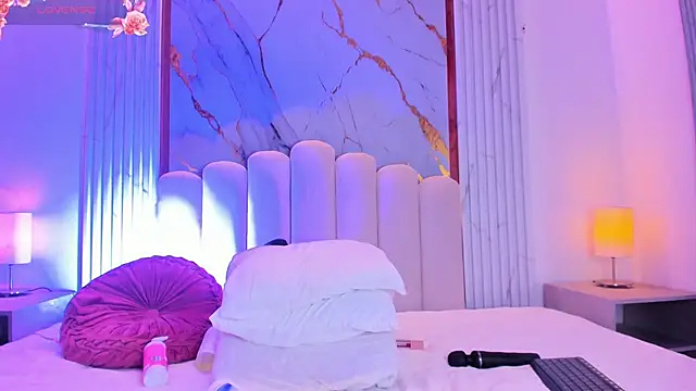 carolriveraa  online show from 03/01/25, 08:31