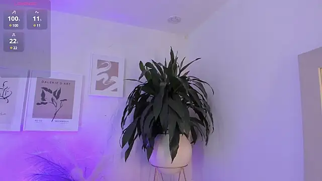 moll1e  online show from 03/17/25, 07:48