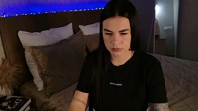 Snapshot of HugeBoobs- chatting on 10/16/25, 06:03 HugeBoobs- online show from 10/16/25, 06:03