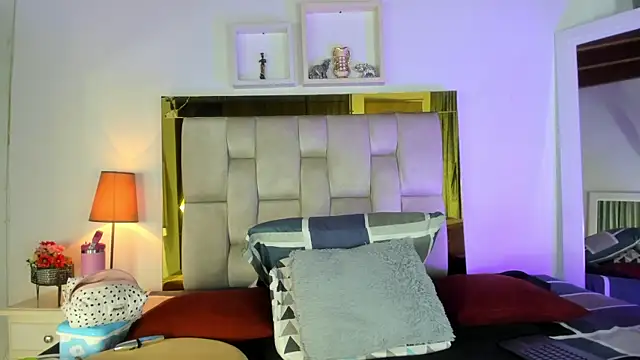 emmy r online show from 01/08/25, 12:05