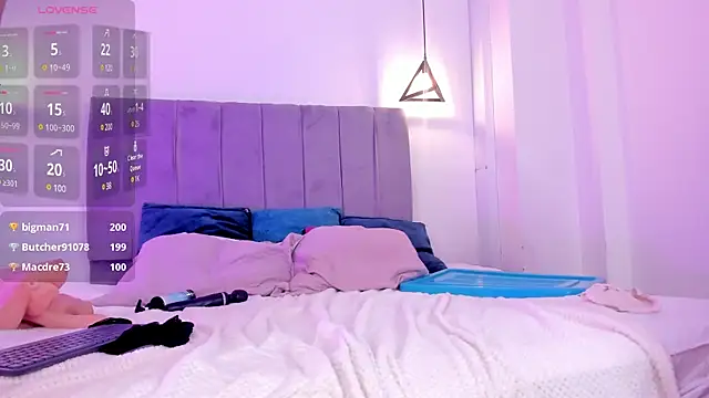 lady nylon  online show from 01/24/25, 06:04