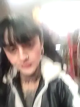 Snapshot of emma_onassis_17 chatting on 01/29/25, 03:54 emma onassis 17 online show from 01/29/25, 03:54