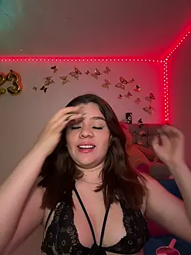 Snapshot of Jullieetta chatting on 01/14/25, 06:45 Jullieetta online show from 01/14/25, 06:45