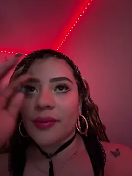 Snapshot of Jullieetta chatting on 01/19/25, 12:28 Jullieetta online show from 01/19/25, 12:28