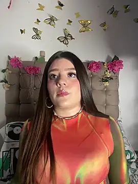 Snapshot of Jullieetta chatting on 03/31/26, 12:05 Jullieetta online show from 03/31/26, 12:05