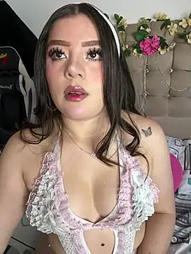 Jullieetta online show from 07/14/26, 12:33