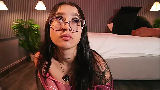 Snapshot of EriKlein chatting on 02/21/26, 08:10 EriKlein online show from 02/21/26, 08:10