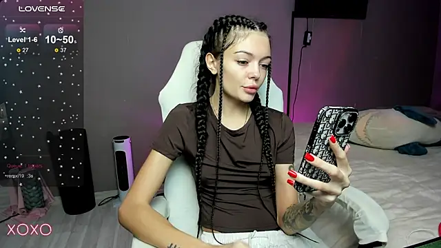 Mariella Adamss online show from 10/31/25, 10:16