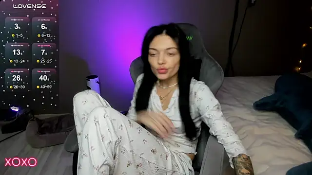 Mariella Adamss online show from 12/21/25, 01:57