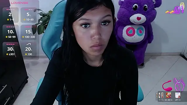 Snapshot of emily_rosse04 chatting on 05/11/26, 12:00 emily rosse04 online show from 05/11/26, 12:00