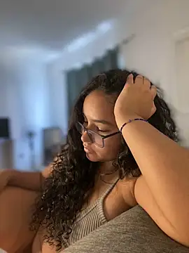 CurlyGirl 1 online show from 12/17/24, 06:09