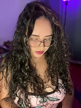 Snapshot of CurlyGirl_1 chatting on 05/08/26, 12:49 CurlyGirl 1 online show from 05/08/26, 12:49