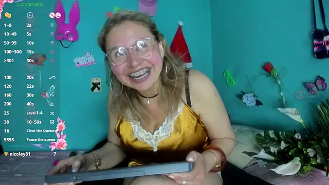 SheraHadee online show from 12/18/25, 10:05