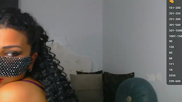 Snapshot of Turkish_Latina chatting on 12/19/24, 10:00 Turkish Latina online show from 12/19/24, 10:00