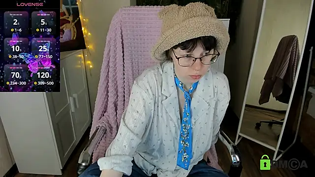 Melissa Wells online show from 10/03/25, 09:34