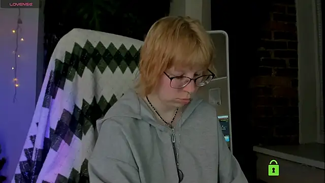 Snapshot of Melissa_Wells chatting on 04/16/26, 08:20 Melissa Wells online show from 04/16/26, 08:20