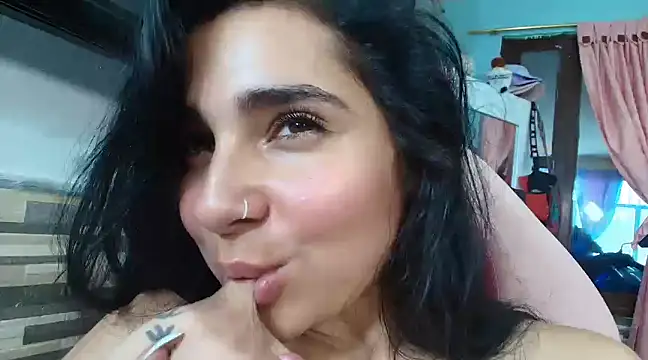 Meganmilk1 online show from 12/20/24, 04:57