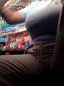 Snapshot of VivienAndClark chatting on 03/18/25, 05:53 VivienAndClark online show from 03/18/25, 05:53