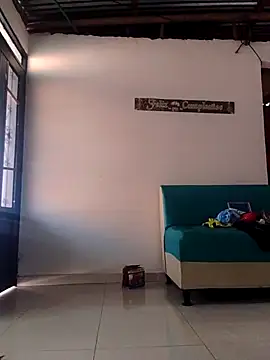 Snapshot of VivienAndClark chatting on 10/09/25, 01:31 VivienAndClark online show from 10/09/25, 01:31