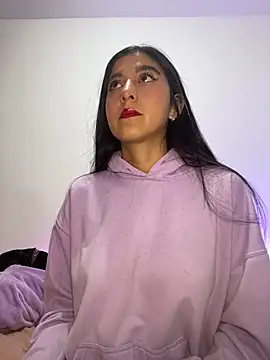 Snapshot of BubbleGumm_ chatting on 02/19/25, 01:51 BubbleGumm online show from 02/19/25, 01:51