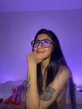 Snapshot of BubbleGumm_ chatting on 03/22/25, 06:43 BubbleGumm online show from 03/22/25, 06:43