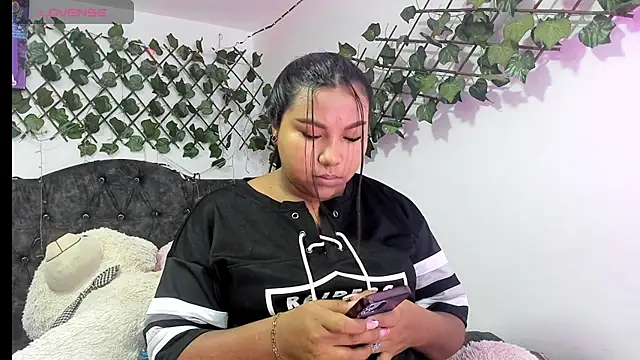 PaulinaSwan online show from 10/29/25, 03:58