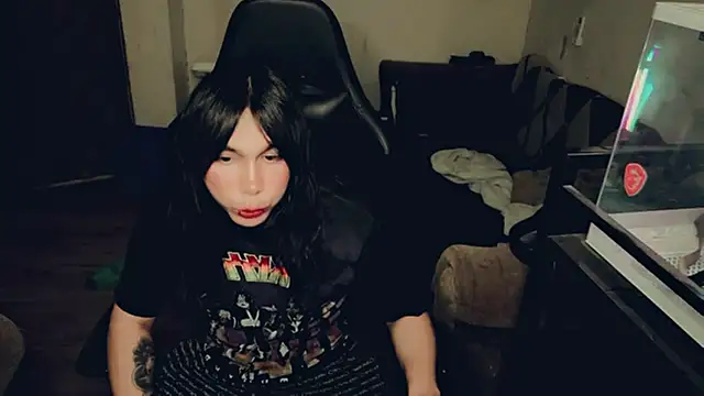 Snapshot of evelyntvsexy chatting on 07/11/26, 06:49 evelyntvsexy online show from 07/11/26, 06:49