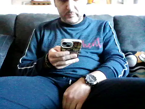 Snapshot of daky_86 chatting on 05/17/26, 04:58 daky 86 online show from 05/17/26, 04:58
