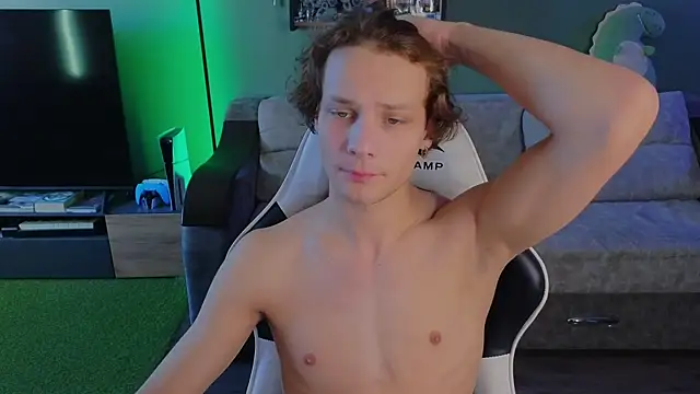 Snapshot of TeddyLiLboy chatting on 10/18/25, 09:43 TeddyLiLboy online show from 10/18/25, 09:43