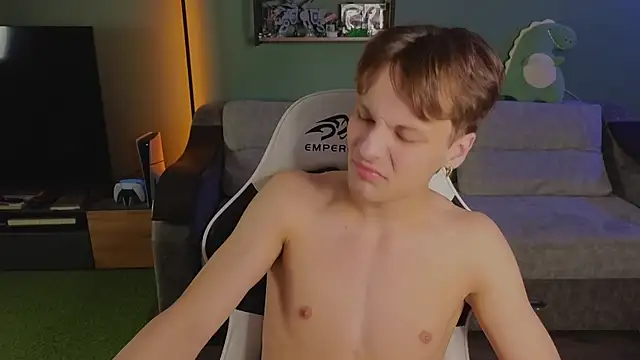 Snapshot of TeddyLiLboy chatting on 11/15/25, 03:52 TeddyLiLboy online show from 11/15/25, 03:52