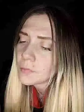 Snapshot of LeraSweet chatting on 12/10/24, 07:43 LeraSweet online show from 12/10/24, 07:43