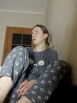 Snapshot of LeraSweet chatting on 03/15/25, 03:18 LeraSweet online show from 03/15/25, 03:18