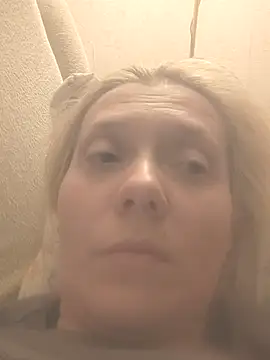 Snapshot of LeraSweet chatting on 09/18/25, 07:16 LeraSweet online show from 09/18/25, 07:16