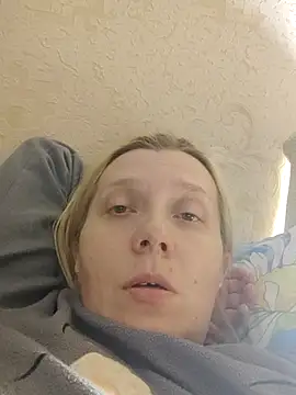 Snapshot of LeraSweet chatting on 10/18/25, 06:52 LeraSweet online show from 10/18/25, 06:52