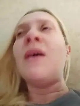 Snapshot of LeraSweet chatting on 10/19/25, 07:03 LeraSweet online show from 10/19/25, 07:03