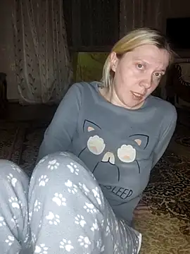 Snapshot of LeraSweet chatting on 11/15/25, 09:11 LeraSweet online show from 11/15/25, 09:11