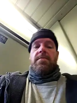 Snapshot of eltoulou chatting on 01/09/25, 12:41 eltoulou online show from 01/09/25, 12:41